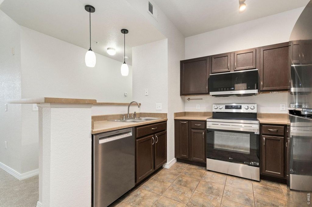 2133 Krisron Rd #C304