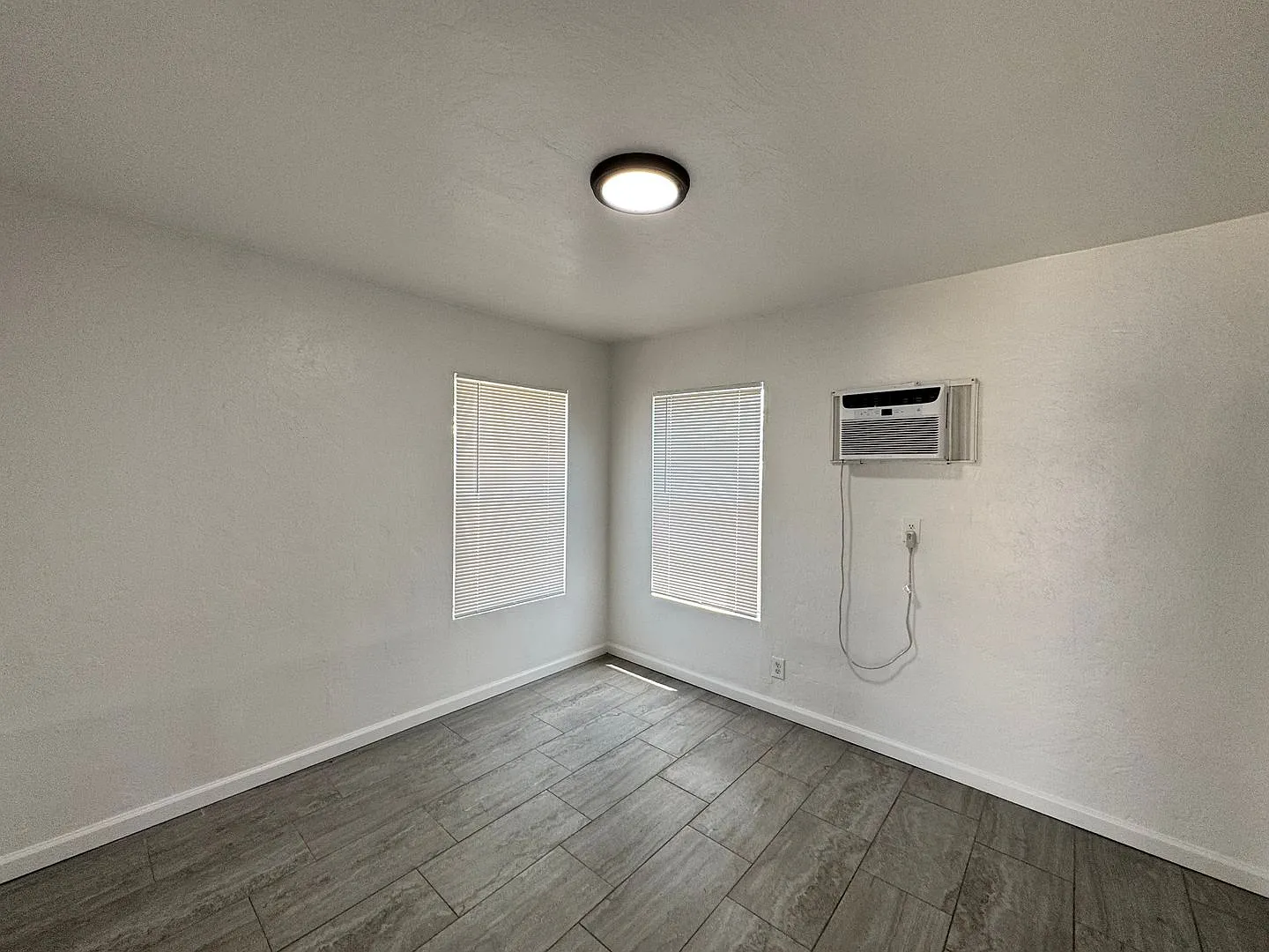 Beardsley Apartments — Photo 4