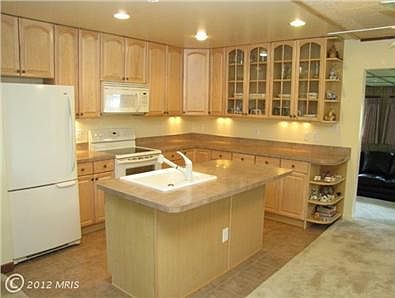 4th image of 13700 Parkland Dr