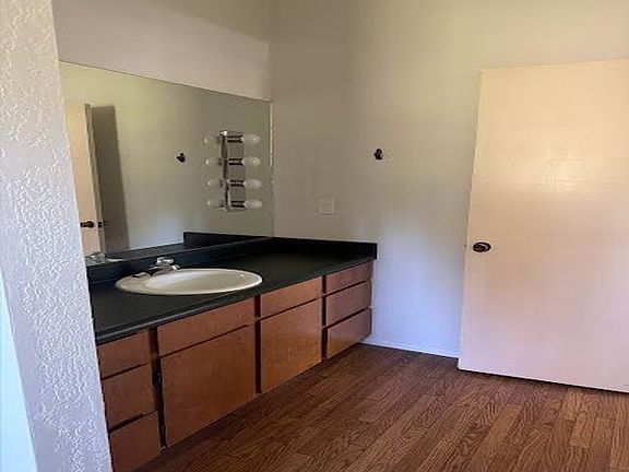 4th image of 355 N Ridge Dr
