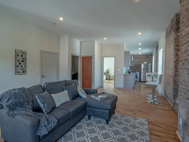 275 4th St #3F — Photo 4