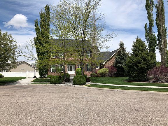 2nd image of 4802 Stanfield Ln