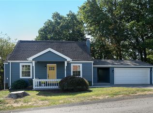 66 Oak St, Aliquippa, PA 15001