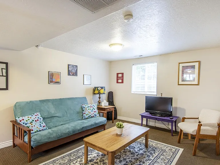 1121 S Denver St — Photo 17