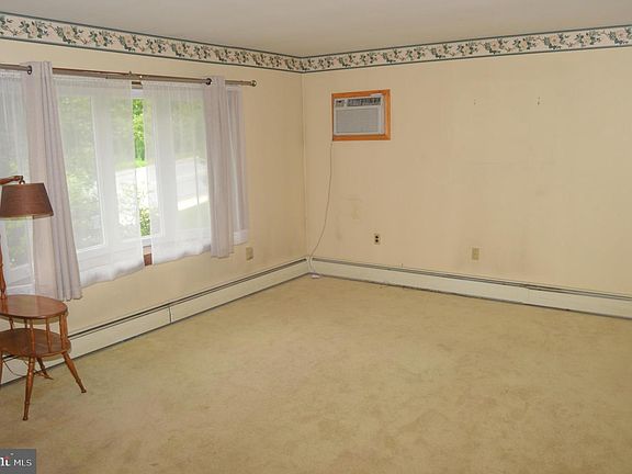 2nd image of 710 N Turner St