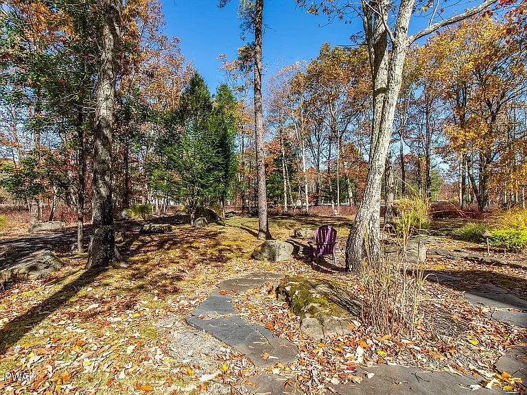 111 Woodcrest Dr — Photo 52