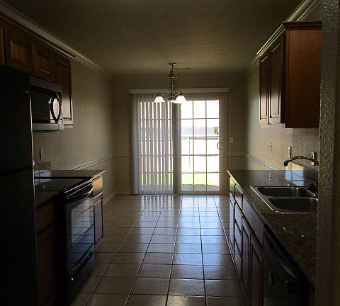 5th image of 937 Oak Crossing Dr