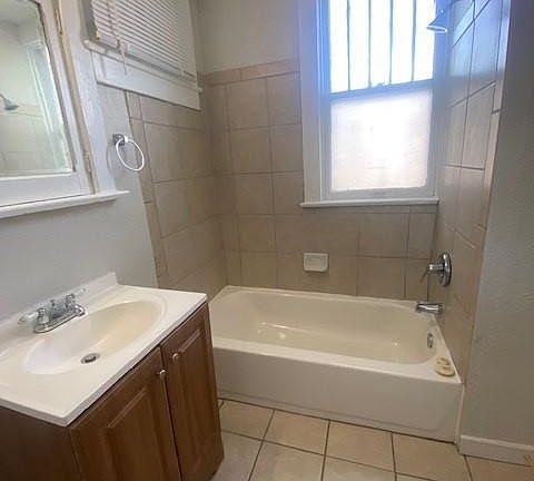 3rd image of 1935 Ivanhoe Ct