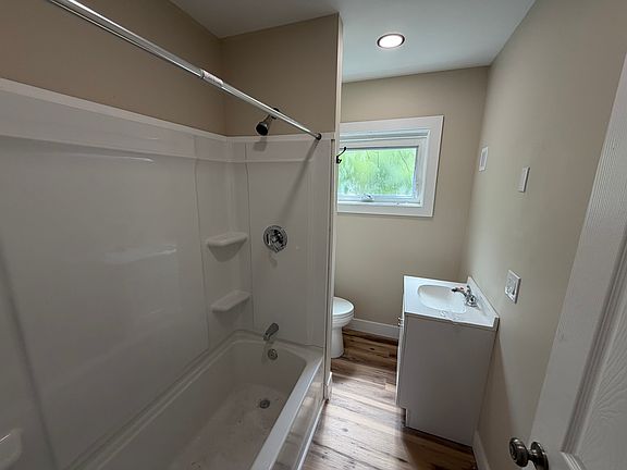 3rd image of 94 Jones Ave #94