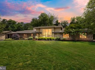 522 Maria Cir, Bensalem, PA 19020