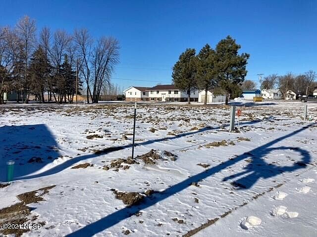 2nd image of 609 Main St