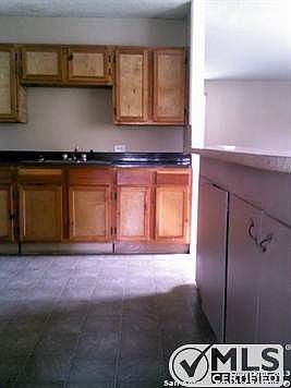 3rd image of 323 Mount Vernon Ct