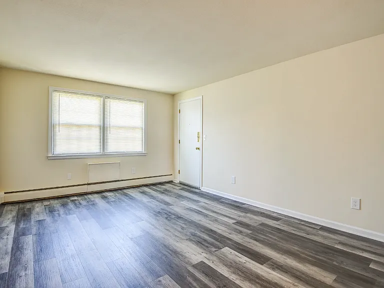Candlelight Apartments — Photo 11