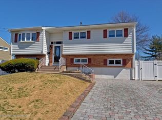 15 Lake Ave, Hazlet, NJ 07730