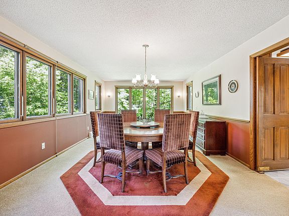 5th image of 1801 Deer Hill Dr