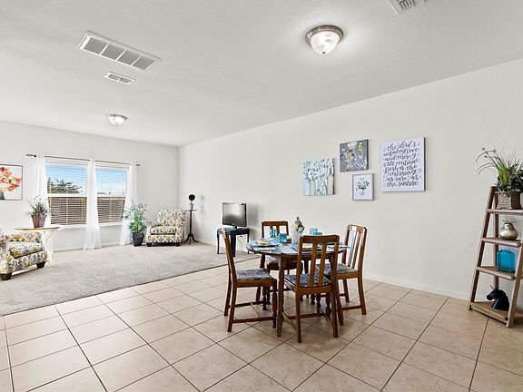 4th image of 2112 Foxglove Ct