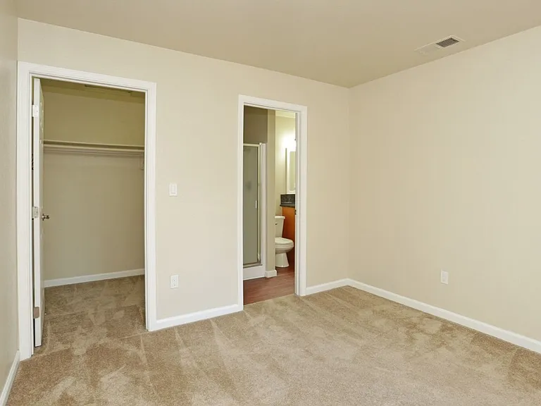Carmel Woods Apartments — Photo 14
