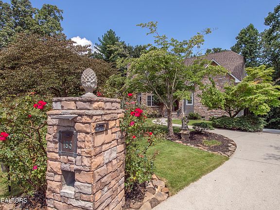 3rd image of 195 Cabot Ln