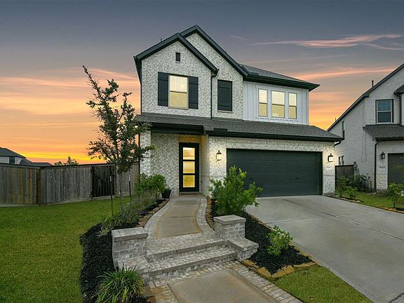 3rd image of 19606 Upper Canyon Court