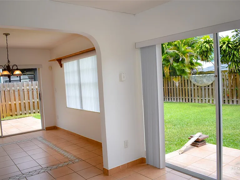 11759 SW 117th Pl — Photo 6