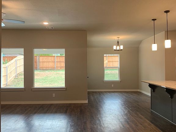 4th image of 8732 N 73rd East Pl