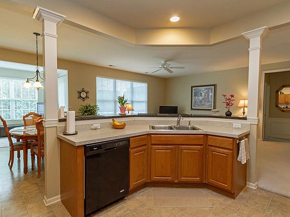 5th image of 13090 Crestview Dr