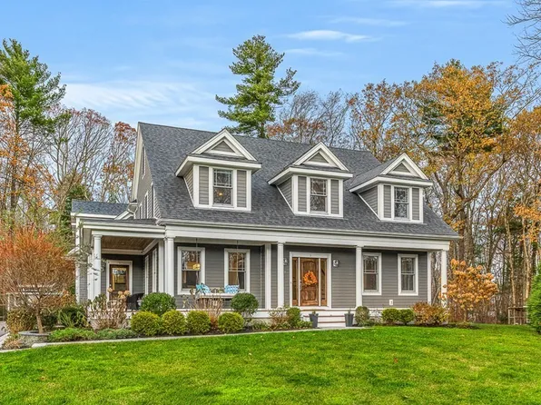 17 Hancock Ct, Walpole, MA 02081