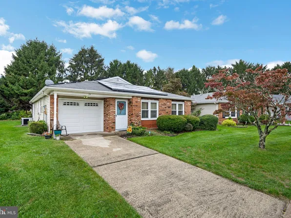 29 Tennis Ct, Brick, NJ 08723