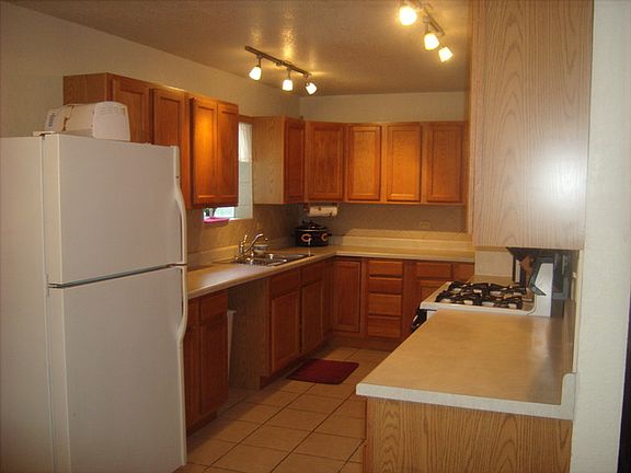 4th image of 5562 Fern Ave