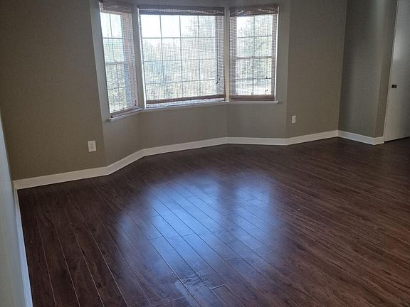 3rd image of 103 Farley Hts