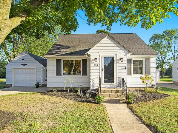 253 W 28th St, Holland, MI 49423