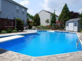 10 Hollybush Dr, Glassboro, NJ 08028
