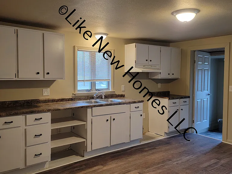 5448 Silverton Dr — Photo 16
