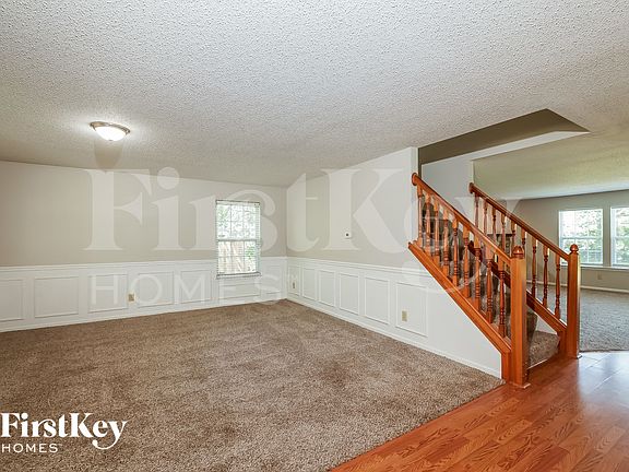 4th image of 5757 N Plymouth Ct