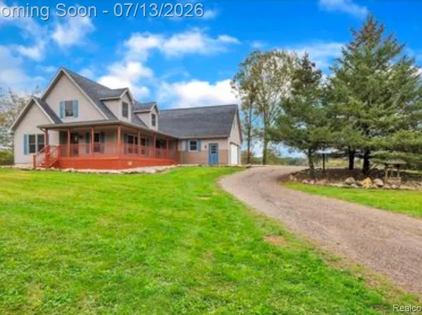 12601 Angle Rd, Bath, MI 48808