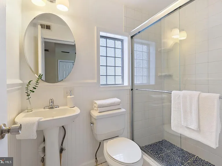1528 Covington St — Photo 25