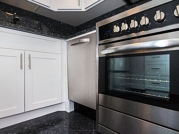 4th image of 1652 1st Ave #20M