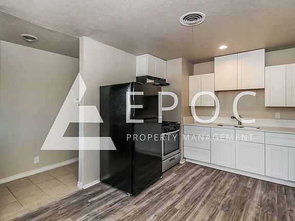 3rd image of 205 Loch Lomond Dr