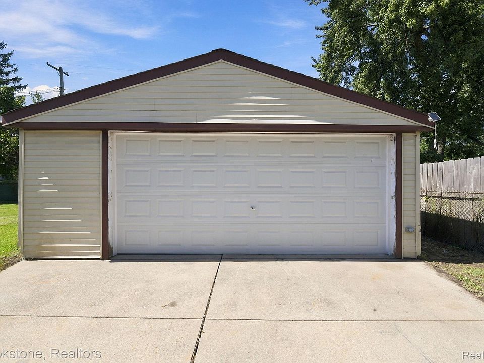 35531 Little Mack Ave, photo 22