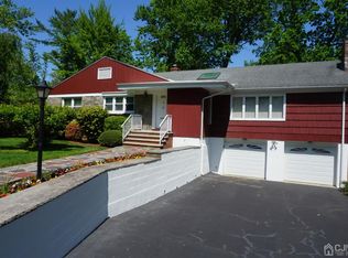 299 N 5th Ave, Edison, NJ 08817