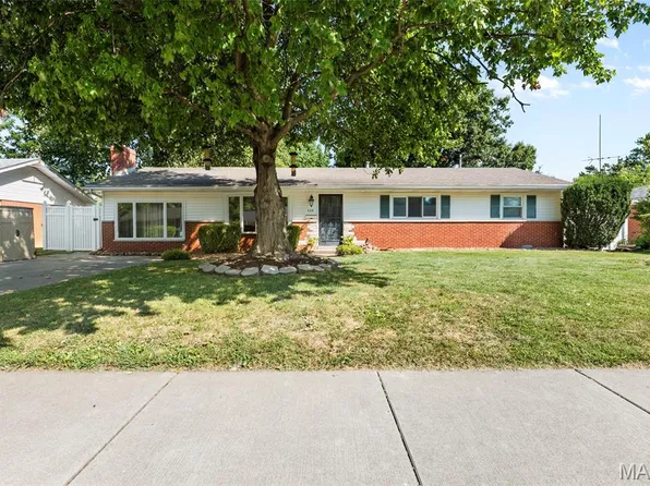 409 W Poplar St, Mascoutah, IL 62258