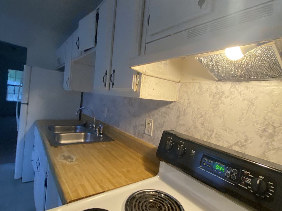 2nd image of 218 Chesapeake Pl