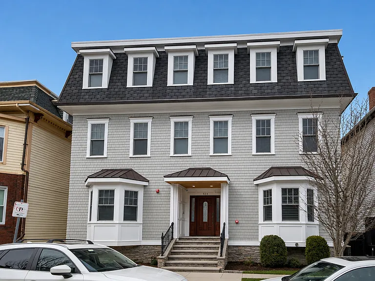 844 E 4th St #2 — Photo 1