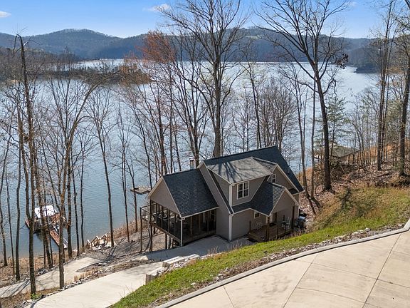 3rd image of 1317 Lakeview Dr
