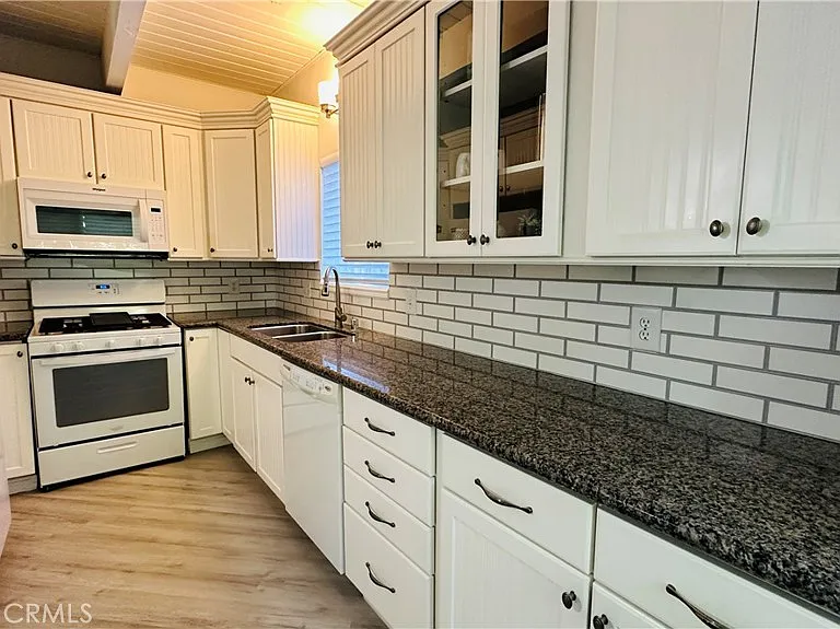 776 Lords Ln — Photo 18