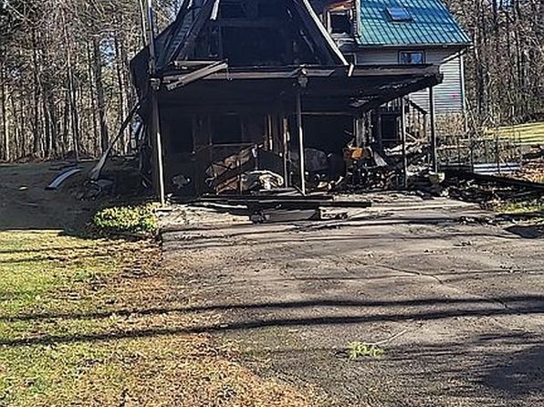 48 Village Hill Rd