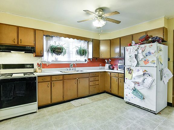 5th image of 505 E Southern Dr