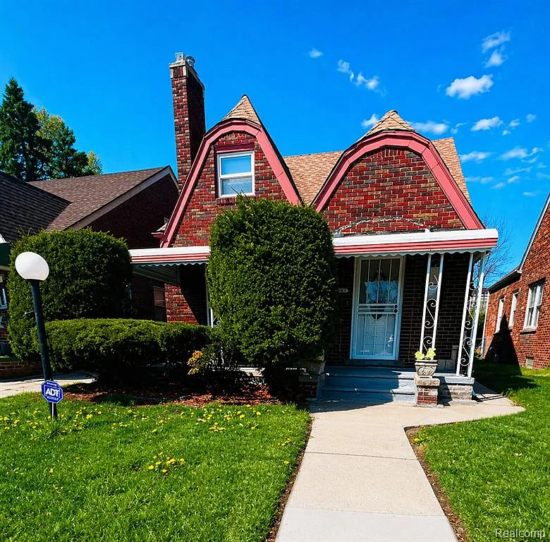 3 bed, 2.5 bath, 2252 sqft, $2,100 — Photo 1