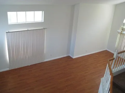 562 Athens St — Photo 5