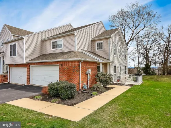2301 Slater Hill Ln E, York, PA 17406
